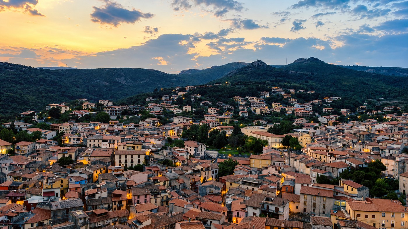 The Templars Guesthouse — paesaggio (Santu Lussurgiu al tramonto)